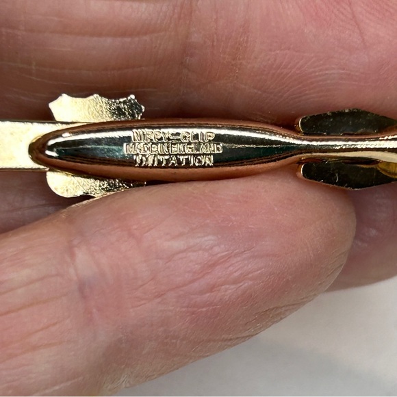 Vintage Gold Plated Tie Clip with Onyx Intaglio - Picture 6 of 10